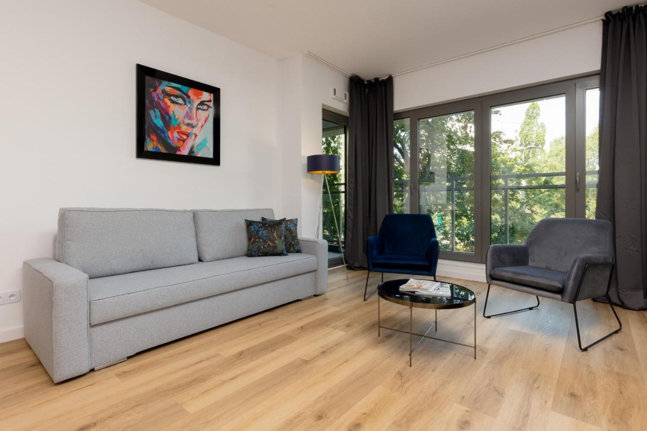 Apartment Avenue Solidarnosci On Wola By Renters *