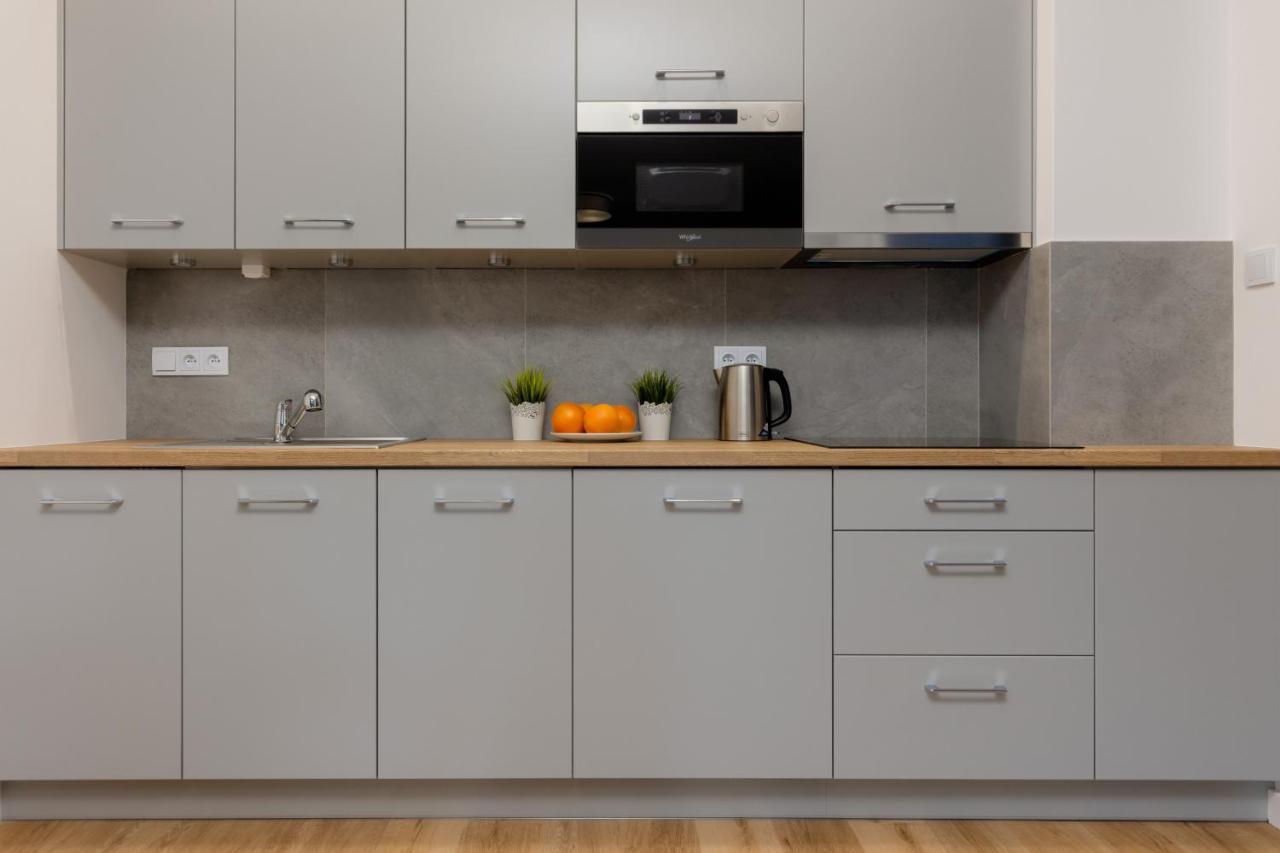 Avenue Solidarnosci On Wola By Renters Apartment